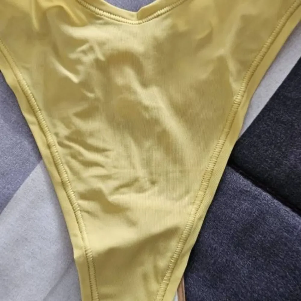 2 PAIR SKIMS V CUT PANTY NWT